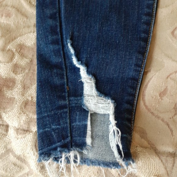 Kancan Dark Wash Distressed and Fringed Ankle Jeans - Size 5/26L - Picture 10 of 12